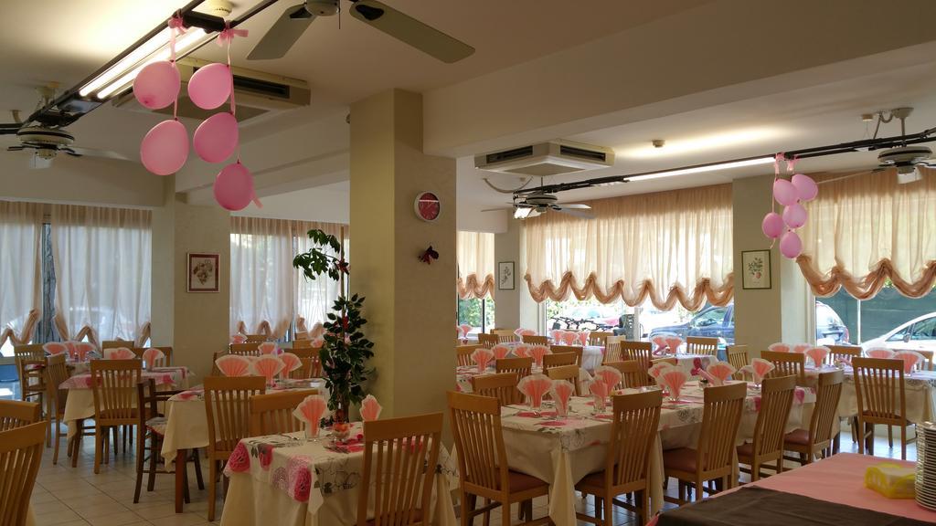 Hotel Canasta ريتشوني المظهر الخارجي الصورة