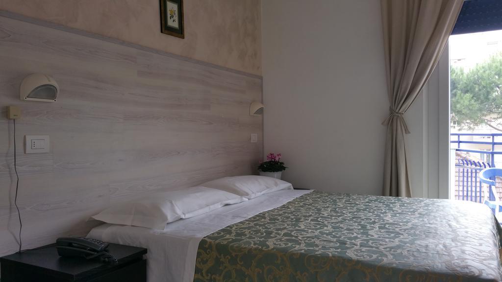 Hotel Canasta ريتشوني المظهر الخارجي الصورة