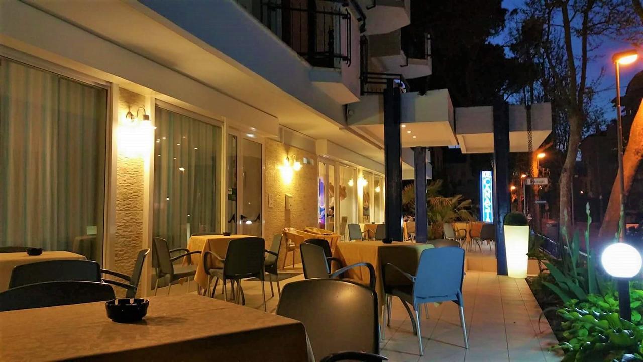 Hotel Canasta ريتشوني المظهر الخارجي الصورة