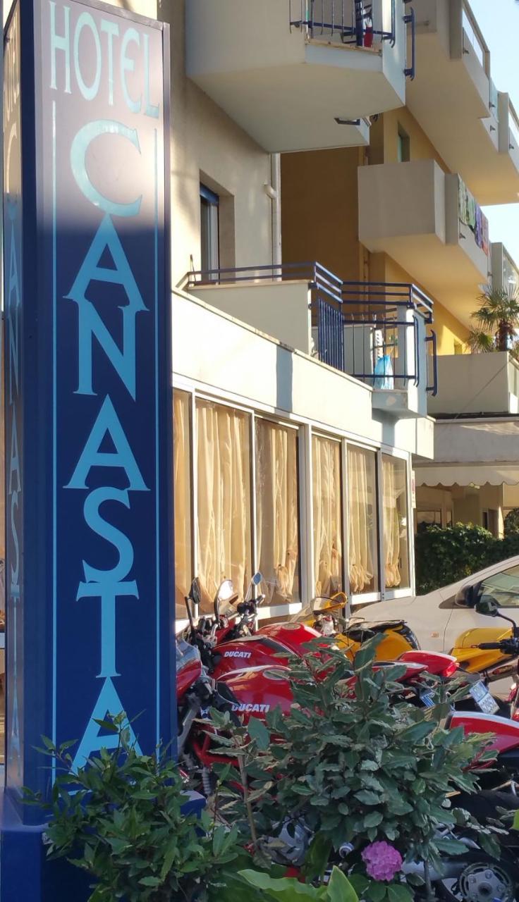Hotel Canasta ريتشوني المظهر الخارجي الصورة